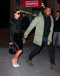 Kim Kardashian and Kanye West - Out and about in New York City, 8 января 2015 (54xHQ) Amhb4iQo