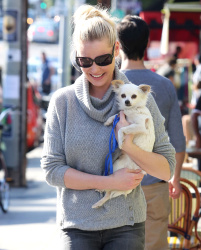 Katherine Heigl - Out & About in Los Angeles, 27 января 2015 (21xHQ) AorLnZUH