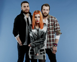 Paramore (Hayley Williams,  Jeremy Davis, Taylor York) - Chris McAndrew Photoshoot for The Guardian (February, 2013) - 35xHQ Ap3NhTGy
