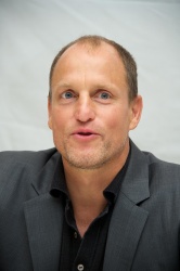 Woody Harrelson - 'Seven Psychopaths' Press Conference Portraits by Vera Anderson - September 8, 2012 - 4xHQ BJ5U4rMC