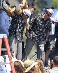 Zac Efron & Robert De Niro - On the set of Dirty Grandpa in Tybee Island,Giorgia 2015.04.30 - 140xHQ CEHRybpX