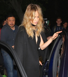 Suki Waterhouse - Leaving a Party at No Vacancy in Hollywood - February 17, 2015 (20xHQ) CMSCnsw6