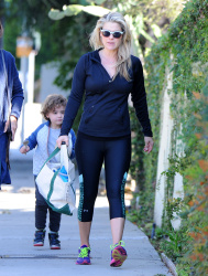 Ali Larter - Out and about in West Hollywood - February 24, 2015 (8xHQ) CTbQQ5xz