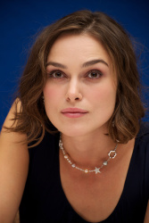 Keira Knightley - A Dangerous Method press conference portraits by Vera Anderson (Toronto, September 11, 2011) - 9xHQ CcV1AcFK