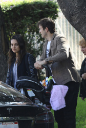 Mila Kunis - out in Los Angeles - February 7, 2015 (9xHQ) CwvVRz9o