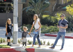 Jessica Alba - Jessica and her family spent a day in Coldwater Park in Los Angeles (2015.02.08.) (196xHQ) DI96RWFF