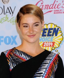 Shailene Woodley - 2014 Teen Choice Awards, Los Angeles August 10, 2014 - 363xHQ EElQteHO