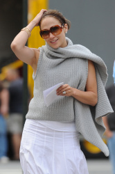Jennifer Lopez - On the set of The Back-Up Plan in NYC (16.07.2009) - 120xHQ ESmBGHpk