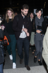 Jamie Dornan - Spotted at at LAX Airport with his wife, Amelia Warner - January 13, 2015 - 69xHQ EbkBDJ7I