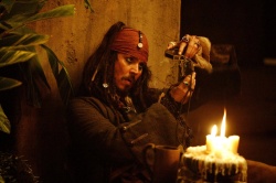 Johnny Depp, Orlando Bloom, Keira Knightley, Jack Davenport - Промо стиль и постеры к фильму"Pirates of the Caribbean: Dead Man's Chest (Пираты Карибского моря: Сундук мертвеца)", 2006 (39xHQ) GBaJIw2f