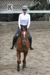 Iggy Azalea - Horseback riding lesson in LA - February 27, 2015 (20xHQ) GWJTiXT3