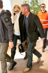 Sean Penn and Charlize Theron - depart from Rome after a Valentine's Day weekend - February 15, 2015 (37xHQ) HdxDmUSd