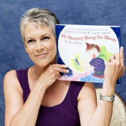 Jamie Lee Curtis - Jamie Lee Curtis - "You Again" press conference portraits by Armando Gallo (Los Angeles, August 28, 2010) - 8xHQ KAIrRVCO