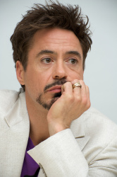 Robert Downey Jr. - The Soloist press conference portraits by Vera Anderson (Beverly Hills, April 3, 2009) - 20xHQ MdiNaxIa