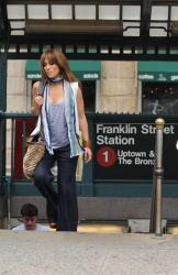 Jennifer Lopez - On the set of The Back-Up Plan in NYC (16.07.2009) - 120xHQ MmJBzlSS