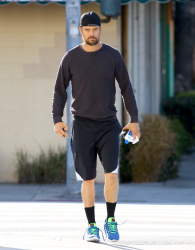 Josh Duhamel - Josh Duhamel - spotted on his way to the gym in Santa Monica - March 5, 2015 - 10xHQ Mmmrdsau