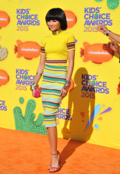 Zendaya - 28th Annual Kids' Choice Awards, Inglewood, 28 марта 2015 (151xHQ) OOFluglX