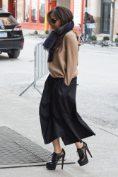Victoria Beckham - Victoria Beckham - Out and about in NYC - February 16, 2015 (13xHQ) PejwVXh2