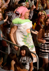 Josh Duhamel - 26th Annual Kids' Choice Awards, USC Galen Center,Los Angeles, 23 марта 2013 (223xHQ) Rte2DihU