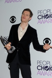 Joseph Morgan, Persia White - 40th People's Choice Awards held at Nokia Theatre L.A. Live in Los Angeles (January 8, 2014) - 114xHQ S4TqRozW