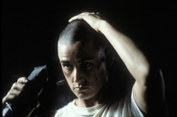 Demi Moore, Ridley Scott, Viggo Mortensen - Промо стиль и постеры к фильму "G.I. Jane (Солдат Джейн)", 1997 (25хHQ) STRMkIIu