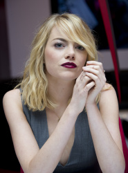 Emma Stone - The Amazing Spider Man 2 press conference portraits by Magnus Sundholm (Los Angeles, November 17, 2013) - 11xHQ SWXyUl1a