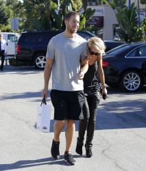 Calvin Harris and Rita Ora - out and about in Los Angeles - September 18, 2013 - 16xHQ SYMdrQSL