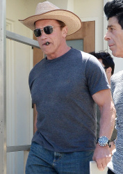 Arnold Schwarzenegger - seen out in Los Angeles - April 18, 2015 - 72xHQ SbRxhajX