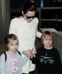 Angelina Jolie - LAX Airport - February 11, 2015 (185xHQ) SmMvdPkc