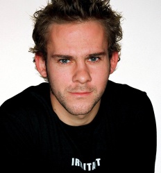 Dominic Monaghan - Dominic Monaghan - Unknown photoshoot - 7xHQ TI3xMCfQ