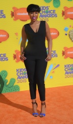 Jennifer Hudson - 28th Annual Kids' Choice Awards, Inglewood, 28 марта 2015 (145xHQ) ThmGXvMl