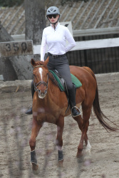 Iggy Azalea - Horseback riding lesson in LA - February 27, 2015 (20xHQ) V3Xv7QTq