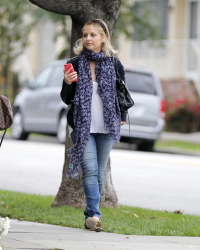 Sarah Michelle Gellar - out and about in Brentwood, 30 января 2015 (28xHQ) Vp4nZq65