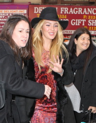 Candice Swanepoel - Candice Swanepoel - Out & about in NYC (February 5 2015) (18xHQ) Vy3T0Akv