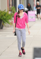 Miranda Cosgrove - Out and about in LA, 22 января 2015 (25xHQ) WNlxOgMM