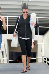 Lea Michele - Lea Michele - leaving a yoga class in Hollywood, February 2, 2015 - 43xHQ XBeOG7Wv