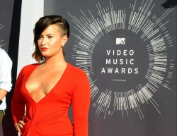Demi Lovato - At the MTV Video Music Awards, August 24, 2014 - 112xHQ XIUzcRMD