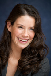 Evangeline Lilly, Naveen Andrews  - "Lost" press conference portraits by Vera Anderson 2008 - 17xHQ Y06Pud7R