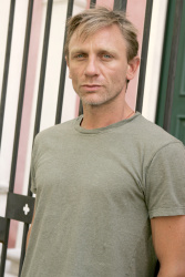 Daniel Craig - Jeff Vespa Portraits 2004 - 3xHQ Yr3AW2sn