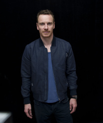 Michael Fassbender - X- Men: Days of Future Past press conference portraits by Magnus Sundholm (New York, May 9, 2014) - 25xHQ YuSwUbwh