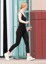 Elle Fanning - Headed to the gym in Studio City - February 28, 2015 (15xHQ) ZjIYhi3d