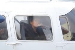 Rihanna - Boarding a private jet in Saint Barthélemy, 4 января 2015 (11xHQ) ZnbvXt09