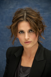 Stana Katic - Castle press conference portraits by Vera Anderson (Los Angeles, April 9, 2010) - 10xHQ ZzPwcugF